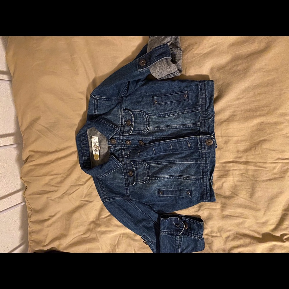 Miss Posh Denim short jacket with convertible sleeves and four pockets